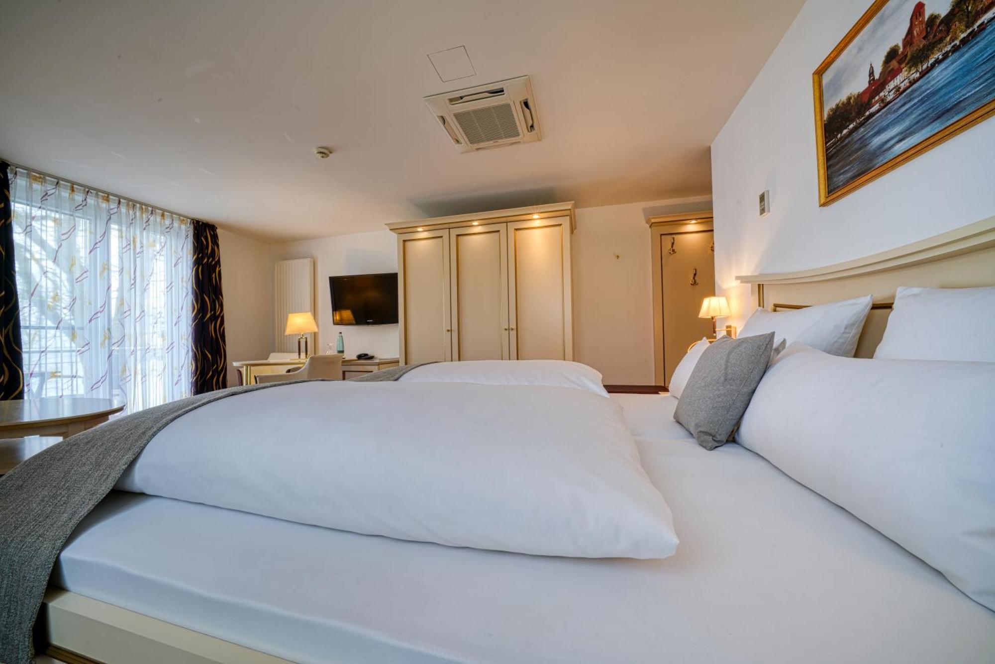 Hotel Seeblick 4*