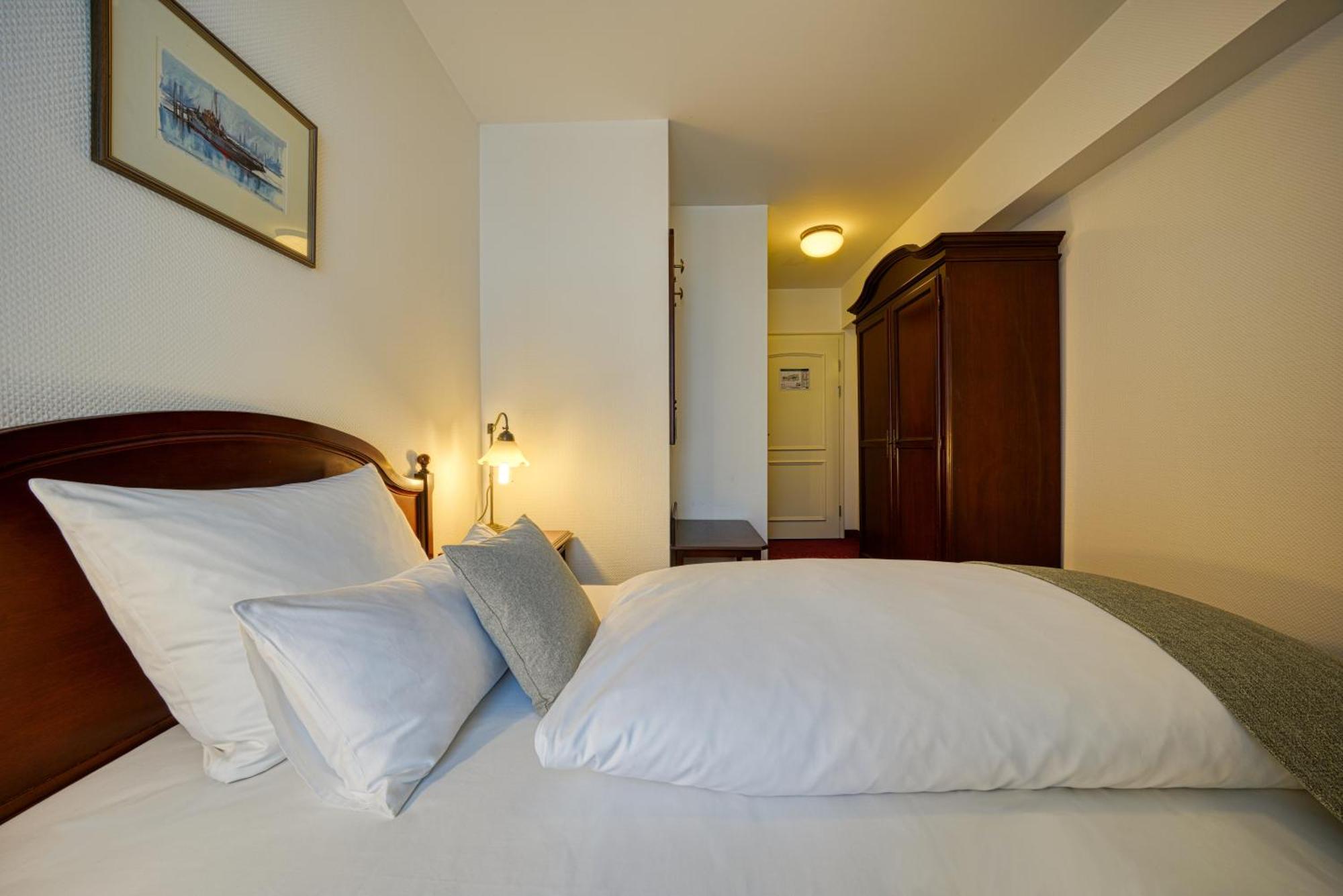 Hotel Seeblick 4*